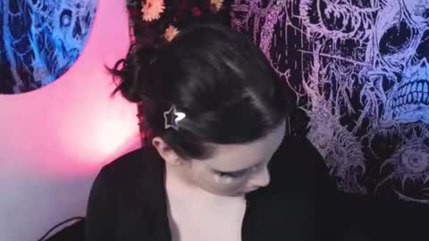 Mika online show from 03/15/26, 09:32