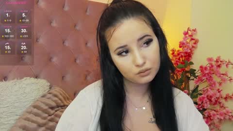 Snapshot of mikavia chatting on 12/11/24, 06:20 Mika online show from 12/11/24, 06:20