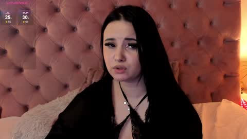 Snapshot of mikavia chatting on 12/16/24, 12:59 Mika online show from 12/16/24, 12:59