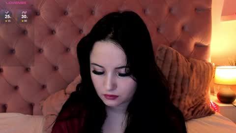 Snapshot of mikavia chatting on 12/24/24, 10:17 Mika online show from 12/24/24, 10:17