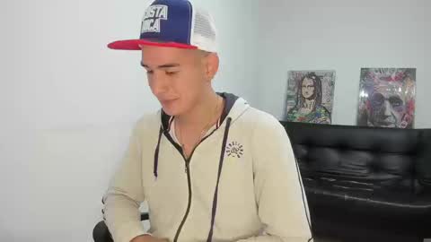 Snapshot of mike3xxx chatting on 09/08/25, 11:26 mike3xxx online show from 09/08/25, 11:26