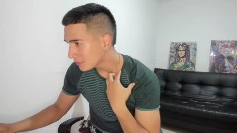 Snapshot of mike3xxx chatting on 09/13/25, 12:21 mike3xxx online show from 09/13/25, 12:21