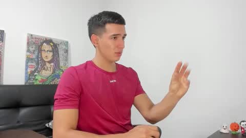 Snapshot of mike3xxx chatting on 10/21/25, 01:28 mike3xxx online show from 10/21/25, 01:28