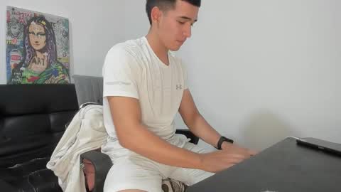 Snapshot of mike3xxx chatting on 10/24/25, 02:30 mike3xxx online show from 10/24/25, 02:30