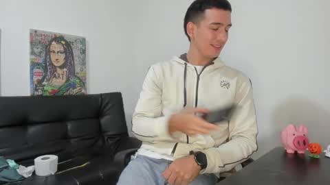 Snapshot of mike3xxx chatting on 11/11/25, 02:22 mike3xxx online show from 11/11/25, 02:22