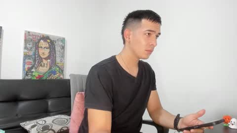 Snapshot of mike3xxx chatting on 11/19/25, 10:54 mike3xxx online show from 11/19/25, 10:54