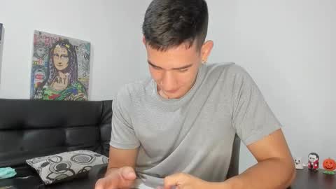 Snapshot of mike3xxx chatting on 11/21/25, 02:10 mike3xxx online show from 11/21/25, 02:10