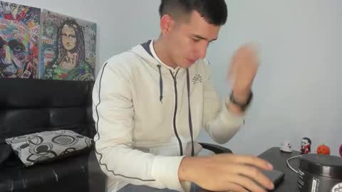 Snapshot of mike3xxx chatting on 11/23/25, 05:29 mike3xxx online show from 11/23/25, 05:29