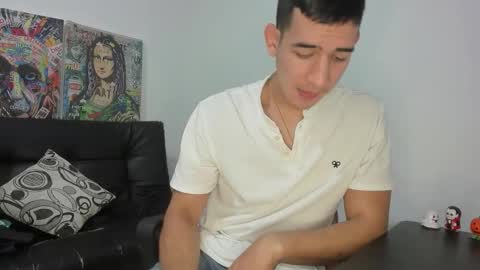 Snapshot of mike3xxx chatting on 11/23/25, 10:09 mike3xxx online show from 11/23/25, 10:09