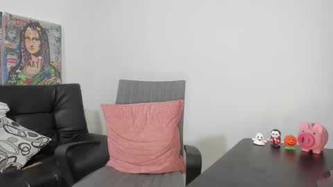 Snapshot of mike3xxx chatting on 11/25/25, 11:38 mike3xxx online show from 11/25/25, 11:38