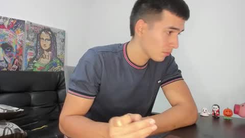 Snapshot of mike3xxx chatting on 11/28/25, 01:30 mike3xxx online show from 11/28/25, 01:30