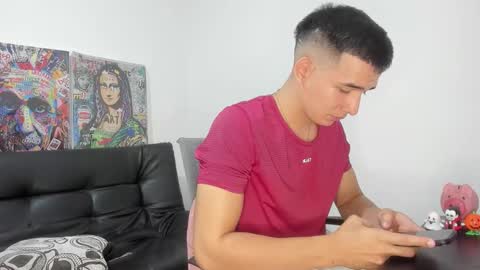 Snapshot of mike3xxx chatting on 12/05/25, 01:58 mike3xxx online show from 12/05/25, 01:58