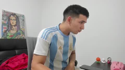 Snapshot of mike3xxx chatting on 12/15/25, 11:31 mike3xxx online show from 12/15/25, 11:31