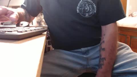 Snapshot of mike694fun chatting on 03/19/26, 10:14 mike694fun online show from 03/19/26, 10:14