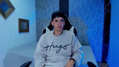 Snapshot of mike_0233 chatting on 12/03/25, 03:58 Mike 0233 online show from 12/03/25, 03:58