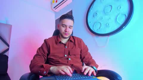 Snapshot of mike_256 chatting on 01/19/26, 11:25 Mike online show from 01/19/26, 11:25