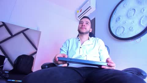 Snapshot of mike_256 chatting on 02/04/26, 11:16 Mike online show from 02/04/26, 11:16