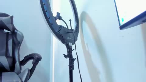 Snapshot of mike_256 chatting on 02/09/26, 11:14 Mike online show from 02/09/26, 11:14