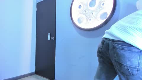 Snapshot of mike_256 chatting on 02/14/26, 11:18 Mike online show from 02/14/26, 11:18