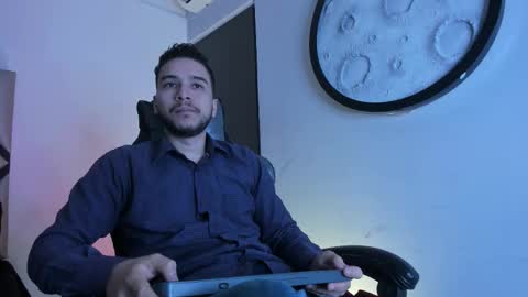 Snapshot of mike_256 chatting on 02/20/26, 11:43 Mike online show from 02/20/26, 11:43