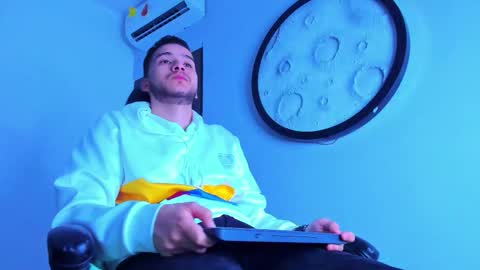 Snapshot of mike_256 chatting on 02/24/26, 11:41 Mike online show from 02/24/26, 11:41