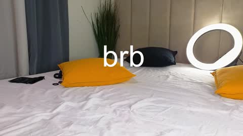 Snapshot of mike___magic chatting on 02/04/25, 01:59 Mike Magic online show from 02/04/25, 01:59