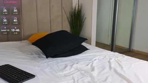 Snapshot of mike___magic chatting on 03/08/25, 12:52 Mike Magic online show from 03/08/25, 12:52