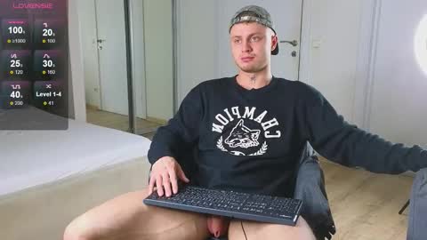 Snapshot of mike___magic chatting on 11/16/25, 05:24 Mike Magic online show from 11/16/25, 05:24