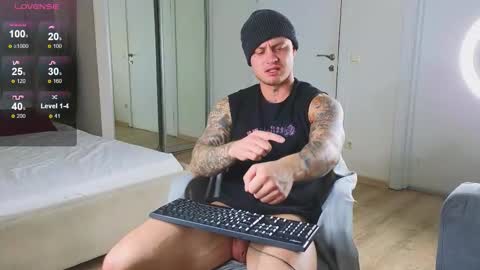 Snapshot of mike___magic chatting on 11/27/25, 05:42 Mike Magic online show from 11/27/25, 05:42