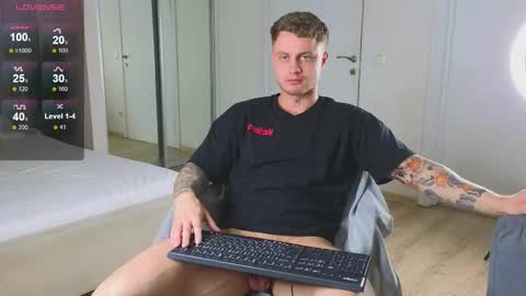 Snapshot of mike___magic chatting on 11/28/25, 05:43 Mike Magic online show from 11/28/25, 05:43