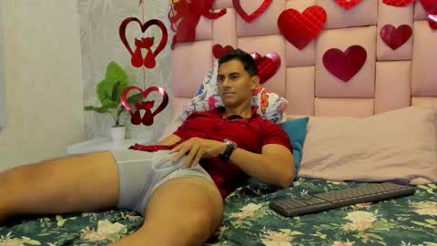 Snapshot of mike_conors chatting on 02/14/26, 01:57 Mike online show from 02/14/26, 01:57