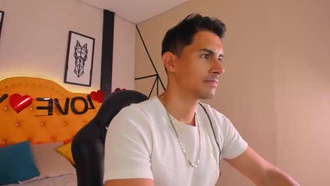 Snapshot of mike_conors chatting on 02/17/26, 01:35 Mike online show from 02/17/26, 01:35