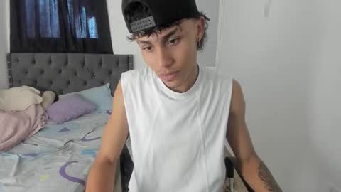 mike_master9 online show from 10/15/25, 05:13