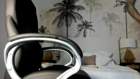 Mike Montoya online show from 10/12/25, 07:24