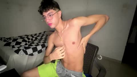 Mike Pineapple online show from 10/09/25, 03:48