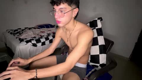 Mike Pineapple online show from 10/09/25, 06:17