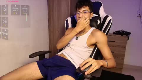 Snapshot of mike_pineapple chatting on 07/16/26, 03:56 Mike Pineapple online show from 07/16/26, 03:56