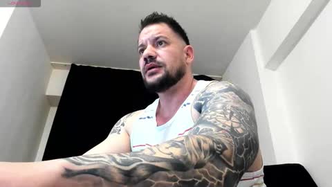 Snapshot of mikebigboy31 chatting on 03/04/26, 08:42 Mike online show from 03/04/26, 08:42