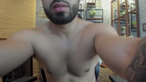 Snapshot of mikeblare chatting on 01/29/25, 11:14 Mike Blare online show from 01/29/25, 11:14