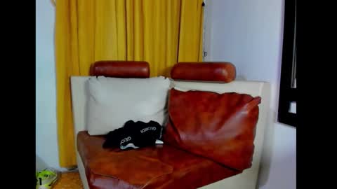 Snapshot of mikeblaree chatting on 10/18/25, 03:20 mikeblaree online show from 10/18/25, 03:20