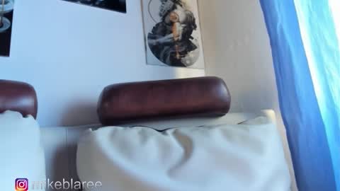 Snapshot of mikeblaree chatting on 11/29/25, 06:55 mikeblaree online show from 11/29/25, 06:55