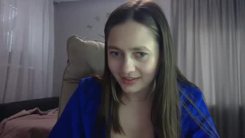 Snapshot of mikee4478 chatting on 05/18/26, 12:44 mikee4478 online show from 05/18/26, 12:44