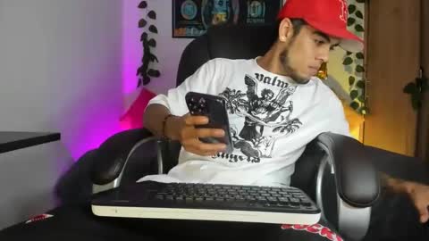 Snapshot of mikee_scooth chatting on 12/03/24, 03:52 mikee_scooth online show from 12/03/24, 03:52