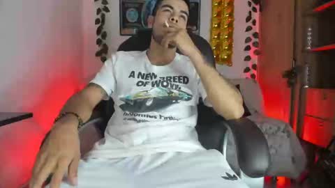 Snapshot of mikee_scooth chatting on 01/08/25, 01:42 mikee_scooth online show from 01/08/25, 01:42