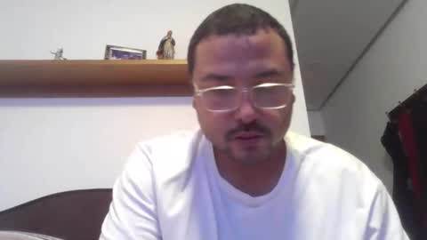 Snapshot of mikeextremecock chatting on 02/04/26, 04:40 mikeextremecock online show from 02/04/26, 04:40