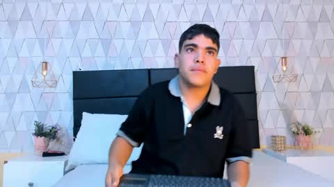 mikehuddson online show from 04/22/26, 12:07