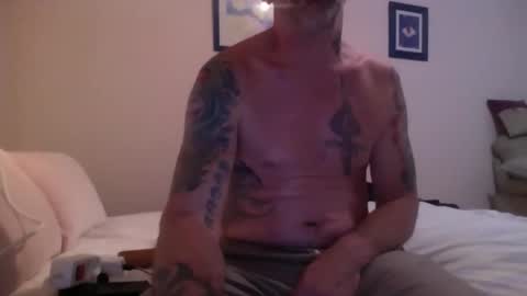 Snapshot of mikelebon chatting on 10/18/25, 08:53 420money online show from 10/18/25, 08:53