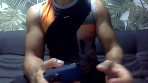 Snapshot of mikeleto12 chatting on 06/06/26, 04:06 mikeleto12 online show from 06/06/26, 04:06