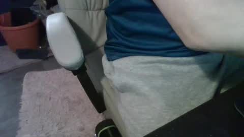 Snapshot of mikeoxnard141 chatting on 01/07/26, 09:45 mikeoxnard141 online show from 01/07/26, 09:45