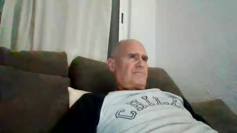 Snapshot of mikereef chatting on 02/20/25, 10:04 mikereef online show from 02/20/25, 10:04
